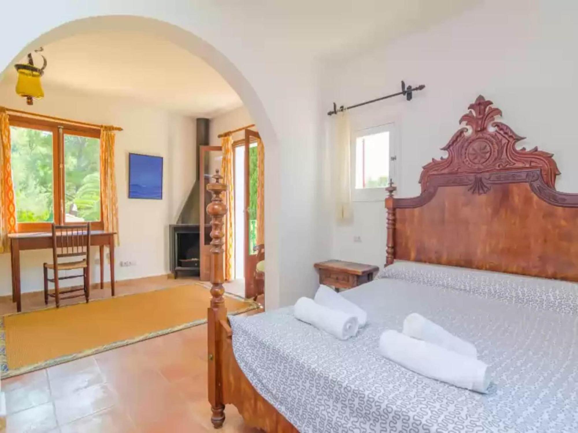 Elegant With Private Pool In *